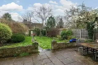25 Essex Road, photo 2