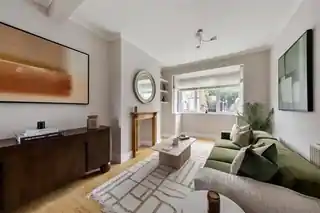 25 Frinton Road, photo 2