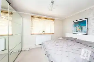 25 Harkness Close, photo 3