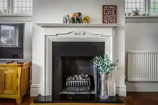 25 Holland Avenue, photo 3
