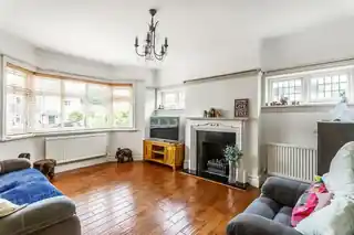 25 Holland Avenue, photo 4