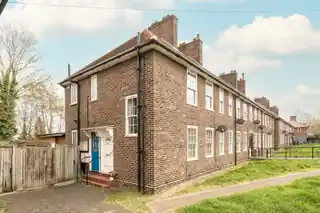 25 Inigo Jones Road, photo 2