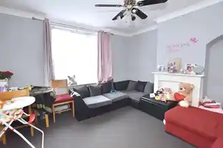 25 Joan Road, photo 3