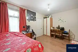 25 Lancelot Road, photo 3
