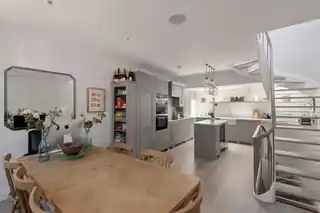 25 Lawrence Street, photo 2