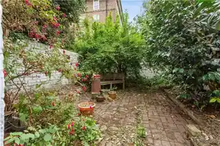 25 Montford Place, photo 2