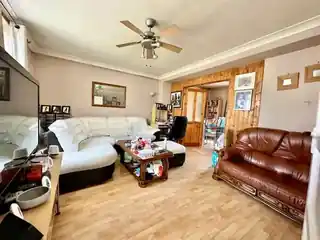 25 Newbury Gardens, photo 3