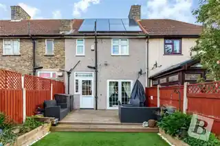 25 Nutbrowne Road, photo 4