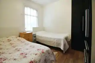 25 Ratcliff Road, photo 2