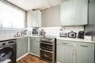 25 Rounton Road, photo 2