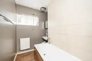 25 Rounton Road, photo 4
