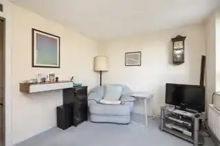 25 St Anthonys Close, photo 4