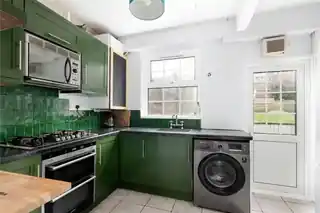 25 St Gothard Road, photo 3