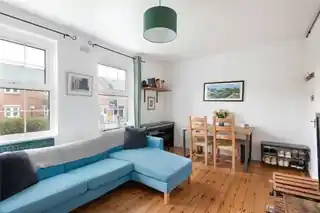 25 St Gothard Road, photo 2