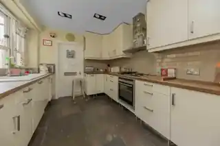 25 Waterlow Road, photo 4