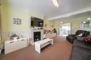 25 Windsor Road, photo 2