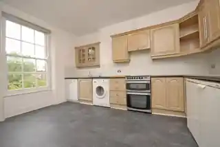 250 Dacre Park, photo 3