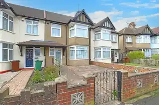 250 Old Church Road, photo 2