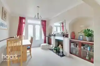 254 Botwell Lane, photo 4
