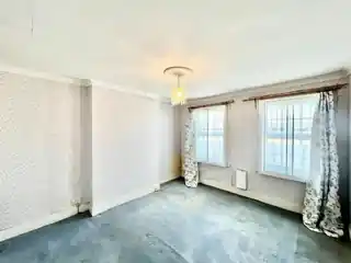 254 Hanworth Road, photo 4