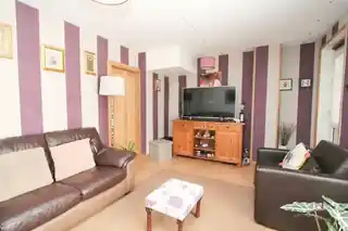 256 Winchcombe Road, photo 3