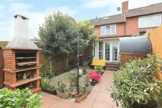 256 Winchcombe Road, photo 2