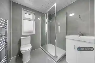 259 Rainham Road North, photo 2