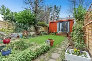 25A Macdonald Road, photo 2