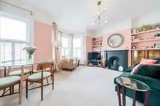 25B Ackroyd Road, photo 2