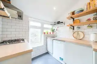 25B Ackroyd Road, photo 4