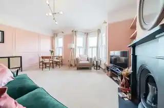 25B Ackroyd Road, photo 3