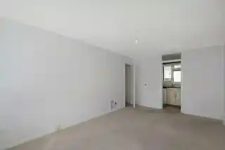 26 Adelaide Road, photo 3