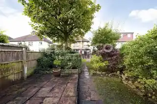 26 Barnet Way, photo 3