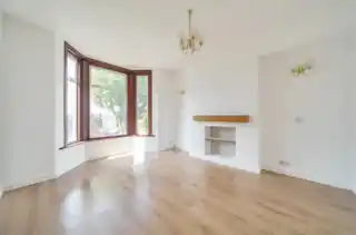 26 Basildon Road, photo 4