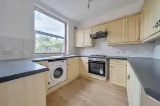 26 Basildon Road, photo 3
