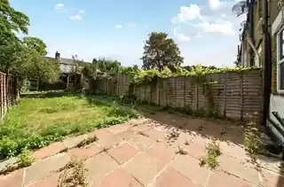 26 Basildon Road, photo 2