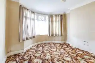26 Collinwood Avenue, photo 3