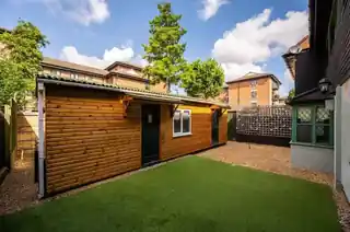 26 Credon Road, photo 4