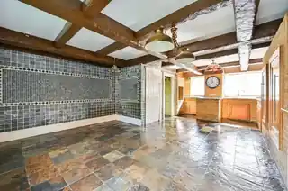 26 Credon Road, photo 3