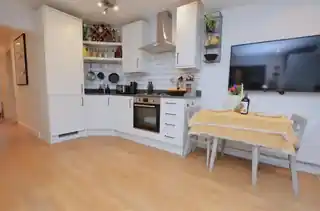 26 Dinton Road, photo 3