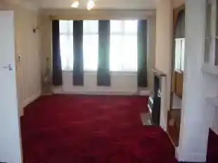 26 Downhills Way, photo 3