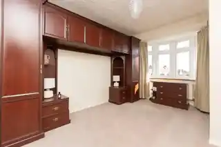 26 Eastcote Road, photo 4