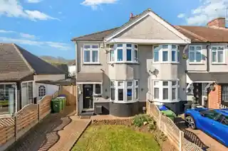26 Eastcote Road, photo 2