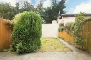 26 Elsinore Gardens, photo 4