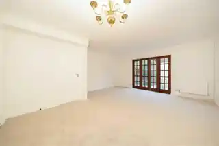 26 Elsinore Gardens, photo 2
