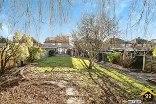 26 Freshwell Avenue, photo 3