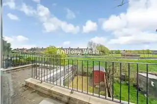 26 Hamilton Crescent, photo 2