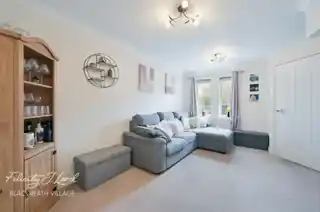 26 Howerd Way, photo 3
