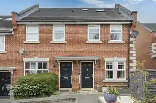 26 Howerd Way, photo 2