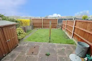 26 Iverhurst Close, photo 3